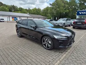 Volvo V60 Kombi Plus Dark Recharge Plug-In Hybrid AWD
