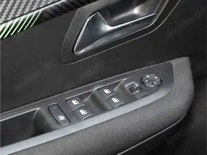 Peugeot 208 PureTech Active +LED+KLIMA+BC+NAVI+CARPLAY++ Bild 5