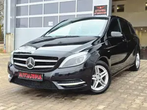 Mercedes-Benz B 180 Night-Paket |BI-XENON|NAVI|AHK|PDC|SHZ