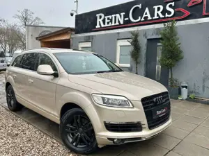 Audi Q7 4.2 FSI/7-SITZE/PANO/KAM/TOTW/AHK/MEMOR/VOLL!