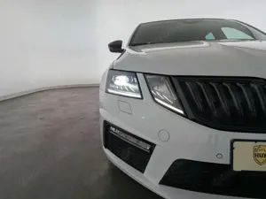 Skoda Octavia Octavia 2.0 TSI RS 245 LED+NAVI+GSD+SHZ+RFK+ Navi Bild 3