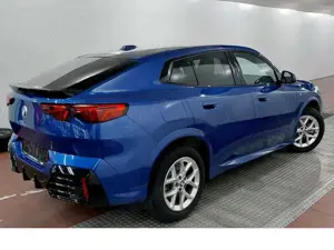 BMW X2 sDrive 20i M Sportpaket HeadUp 360°Kam Iconic Bild 4