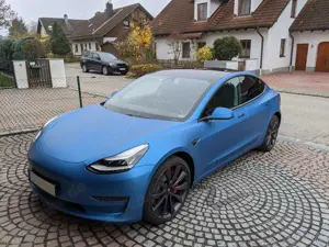 Tesla Model 3 Performance - Mattblau Foliert - 93% SoH Bild 2