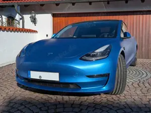 Tesla Model 3 Performance - Mattblau Foliert - 93% SoH Bild 4