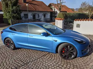 Tesla Model 3 Performance - Mattblau Foliert - 93% SoH Bild 3