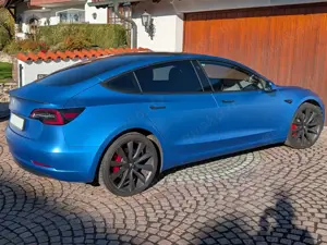Tesla Model 3 Performance - Mattblau Foliert - 93% SoH Bild 5