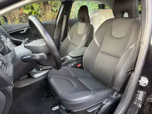 Volvo V40 Momentum 1 Vorbesitzer R.Kamera SHZ Bild 5