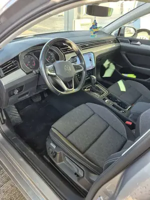 Volkswagen Passat Variant 1.5 e-TSI OPF DSG Business Bild 5