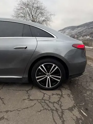Mercedes-Benz EQE 300 Edition Electric Art Bild 3