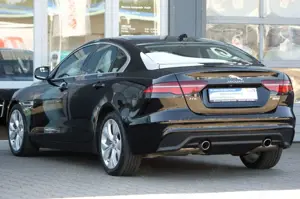 Jaguar XE P250 Aut. S Bild 3