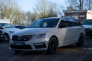 Skoda Octavia Combi RS 2.0 TSI / Steel Grey Bild 3