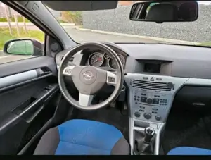 Opel Astra 1.8 Innovation 110 Jahre