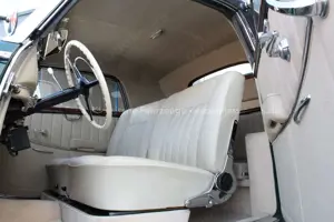 Mercedes-Benz 220 220 A Cabriolet Bild 5