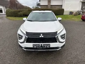 Mitsubishi Eclipse Cross Intro Edition Hybrid 4WD Bild 1