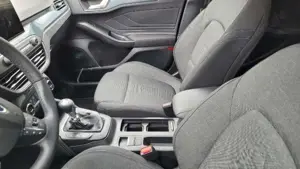 Ford Focus Turnier Active X*Navi*Winterpaket*LED* - 8-fach Bild 5