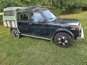 Lada 4x4 Pritschenwagen; Pickup Bild 4