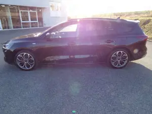 Ford Focus ST-Line X Turnier Mild-Hybrid Navi Kam AHK Bild 5