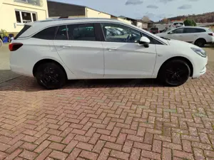 Opel Astra Astra Sports Tourer 1.6 BiTrb D (CDTI)  Business Bild 5