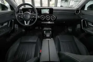Mercedes-Benz CLA 250 e Coupé CARPLAY+SPURHALTE+PDC+MBUX+18" Bild 5