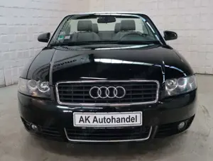 Audi A4 Cabriolet 2.4 Xenon Leder Klima Temp.SHZ PDC Bild 2