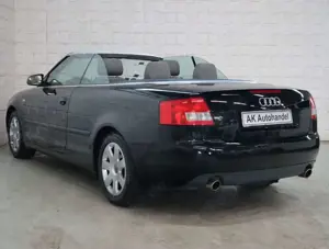 Audi A4 Cabriolet 2.4 Xenon Leder Klima Temp.SHZ PDC Bild 4