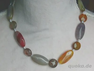 Edelsteinkette mit einen Regenborgenachat