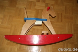 Schaukelpferd aus Holz