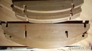 Rundes,  zusammensteckbares Wandregal aus Holz (60 cm x 2 - 12 cm)