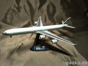 Flugzeugmodell Cathay Pacific Airbus A340