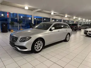 Mercedes-Benz E 200 T EXCLUSIV,COMAND,GSD, ABN, AHK,SCHECKH.