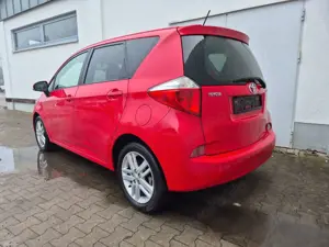 Toyota Verso-S Club - AUTOMATIK - RÜCKFAHRKAMERA - PANO Bild 3