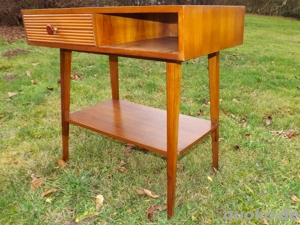 Schmaler Konsoltisch original um ca. 1955. Wohnfertig restauriert.
