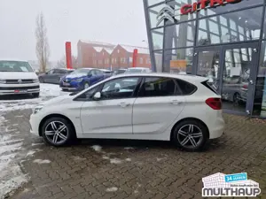 BMW 218 Active Tourer i Sport Line SHZ PDC Navi Bild 3