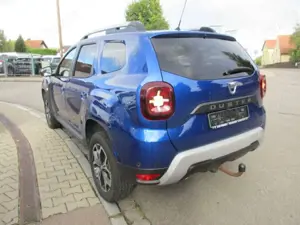 Dacia Duster Celebration 4WD TCE 150 Navi Kamera PDC Alufelgen Bild 5