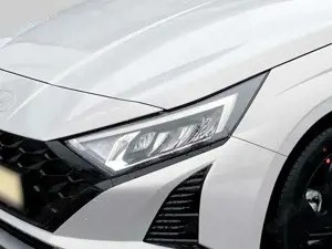 Hyundai i20 1.0 T-GDI Blackline M/T 90PS /Alu/Navi/LED Bild 5