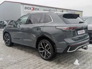 Volkswagen Tiguan 2.0 TDI 4M R-Line PANO*HK*AHK*MATRIX*20" Bild 5