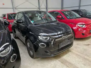 Fiat 500e Icon NAV+PDC+TEMP+CARPLAY+SPUR.ASS+AMBIENTE