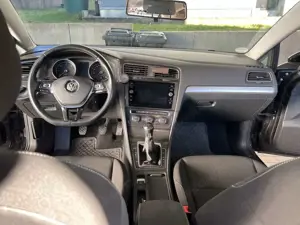 Volkswagen Golf Variant 1.6 TDI (BlueMotion Technology) Trendline Bild 4