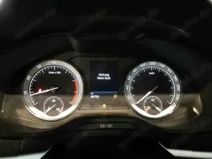 Skoda Karoq Clever 1.5 TSI DSG ACC+RKAM+CARPLAY+NAVI Klima Bild 3