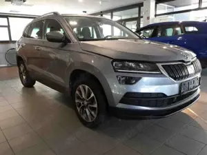 Skoda Karoq Clever 1.5 TSI DSG ACC+RKAM+CARPLAY+NAVI Klima Bild 4