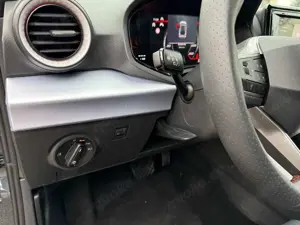 SEAT Arona 1.0 TSI DSG FR ACC LED SHZ Kamera Bild 5