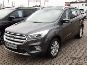 Ford Kuga Titanium 4X4+Standheizung+M+SRäder+AHK+Garantie