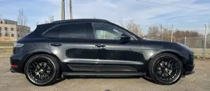 Porsche Macan Basis Black Edition.