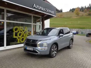 Mitsubishi Outlander 2.4L PHEV TOP 2-Farb Bild 2