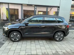 Skoda Karoq 1,5 TSI DSG Tour Matrix+Navi+AHK+Pano+360°