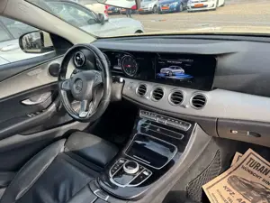 Mercedes-Benz E 200 E 200dLimousine KAMERA!!SPORTSITZE!!SITZHEIZUNG!!