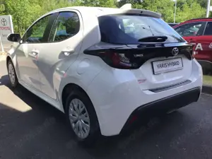 Toyota Yaris Hybrid - Business Edition mit Sitzheizung Bild 3