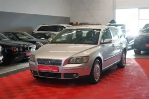 Volvo V50 Kombi 2.4 Kinetic Klimaautomatik*2.Hand