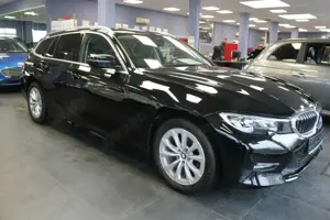 BMW 320 320i Touring Aut. - Leder - LED - Navi - Head Up -