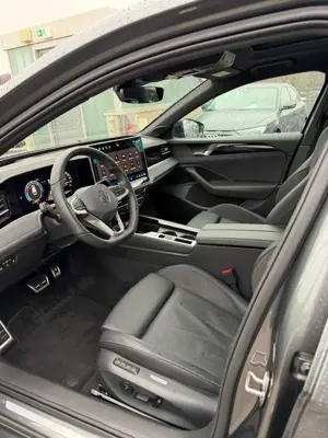 Volkswagen Passat Variant Passat Variant 2.0 TDI SCR 4Motion DSG R-Line + PANO + VOLLLEDER